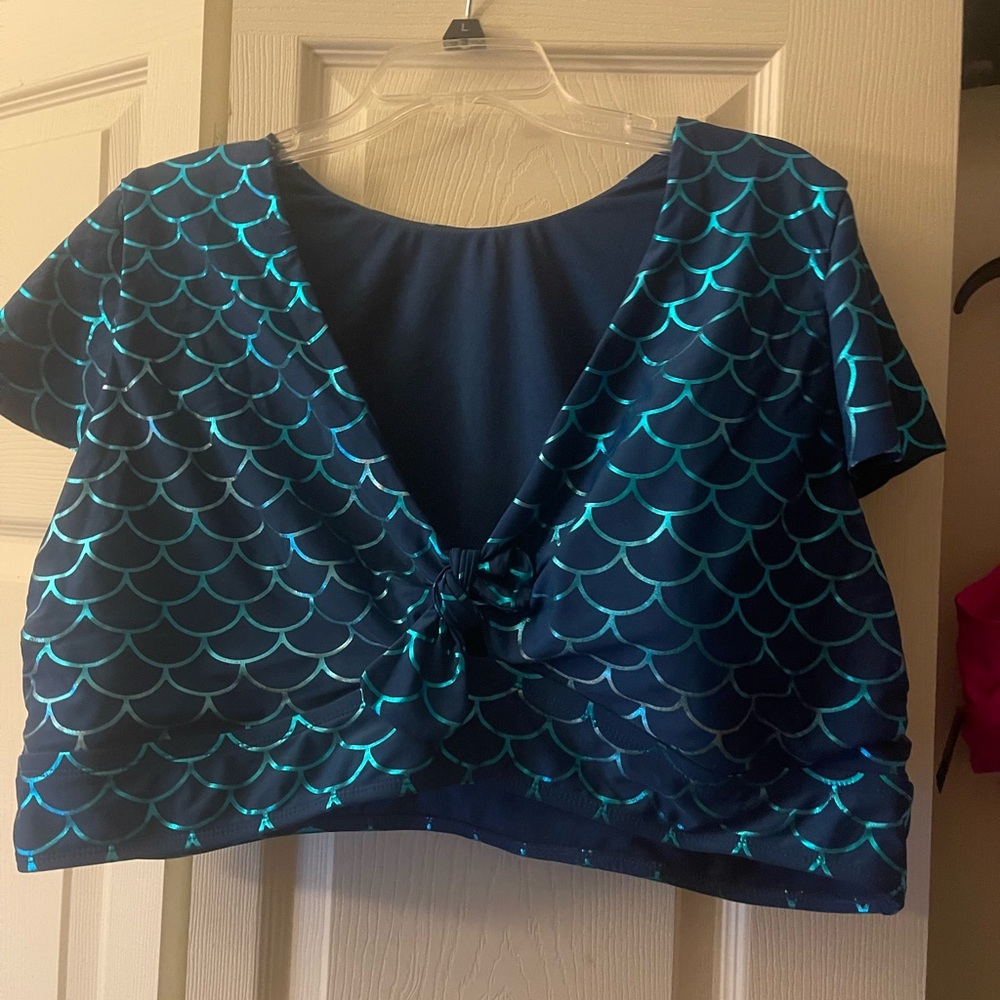 Excellent used (only once)  mermaid swimsuit size 4 torrid